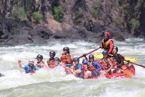 Zambezi River Klasse IV-V Wildwasser-Rafting ab Victoria Falls