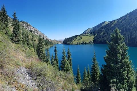 Tour privado de 2 días en Kolsai, lagos Kaindy y Charyn Canyon