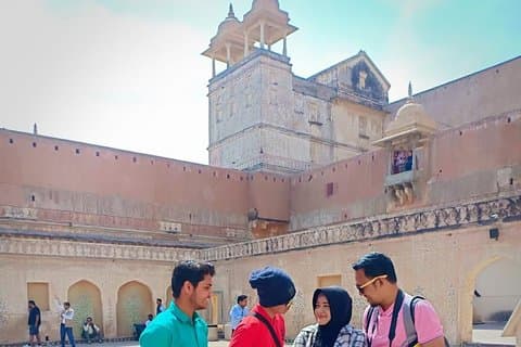 Dia inteiro de passeio pela cidade privada de Jaipur, incluindo refeição indiana tradicional