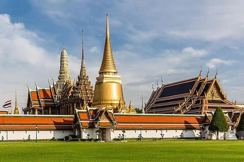 Intera giornata Bangkok PVT: 3 templi da non perdere e mercato dei fiori iconico