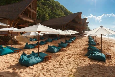 Beachcomber på Bali Bukit halvön