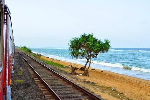 コロンボからミリッサビーチまでの列車の指定席