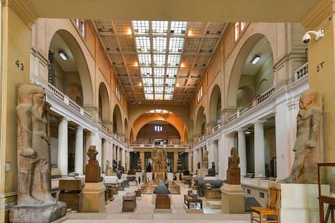 Det gamle egyptiske museum i Kairo (ved Tahrir-pladsen).