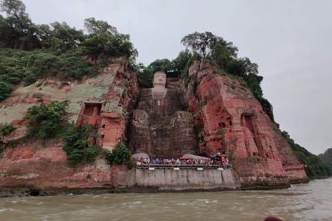 Chengdu panda base e Leshan Giant Buddha um dia de passeio