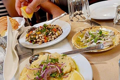 Tour de comida tradicional griega en grupos pequeños en Atenas 20 + Degustaciones