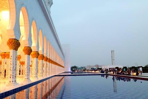 Excursão pela cidade de Abu Dhabi saindo de Dubai - excursão de dia inteiro