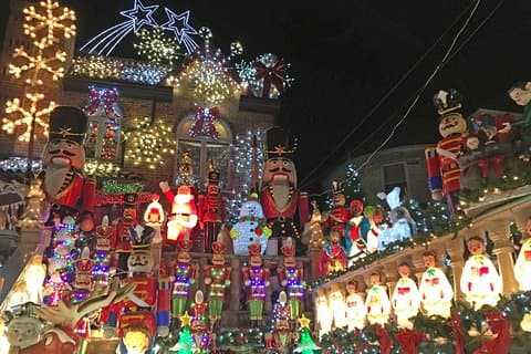 Brooklyn Christmas Lights Walking Tour på Dyker Heights