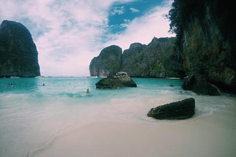 PHUKET-Phi Phi Island-Khai Island-Lunch by Speed Boat