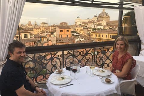 Visite gastronomique nocturne sur les toits de Rome avec dîner, cocktails et visites guidées