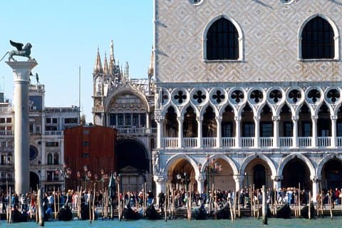 Tour guidato del Doge's Palace e giro in gondola