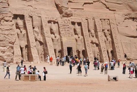 Visite privée d'une journée aux temples d'Abou Simbel au départ d'Assouan - Visite privée