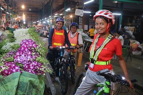 Bike Bangkok at Night avec dîner thaïlandais