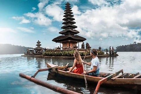 Exotischer Norden Balis: Bedugul, Tanah Lot und Jimbaran Seafood Dinner