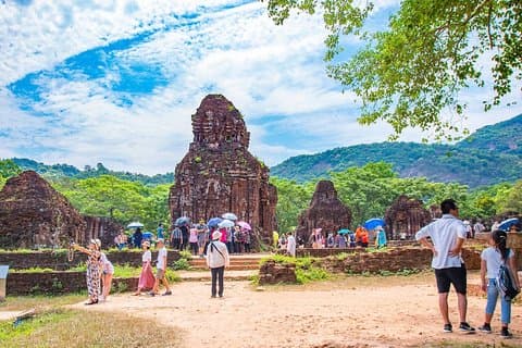 My Son Sanctuary von Hoi An mit großer Gruppenreise