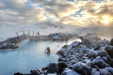 Premium Blue Lagoon e Península de Reykjanes | Tour de dia privado em uma Mercedes Benz