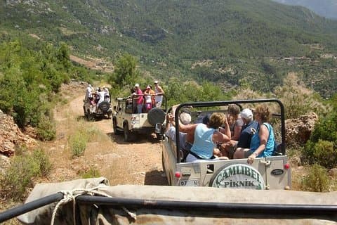 Jeep Safari og Dim Cave med lunsj fra Alanya