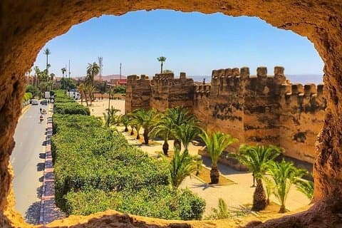 Taroudant de berberstad +De oase van het dorp Tiout