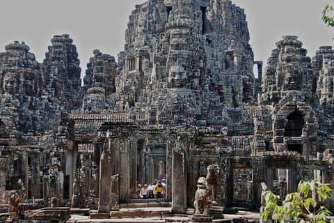 Excursão de dois dias descobrindo Angkor Wat, a escultura de 1000 Lingas e Beng Mealea