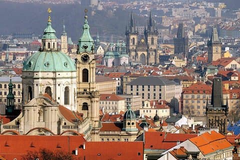 Praga en un día en automóvil: excelente oportunidad de ver todos los lugares de interés
