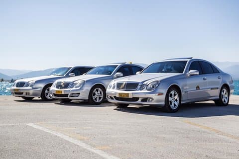 Kosta(Spetses)-til Athens Lufthavn-Privat Taxi op til 3 personer