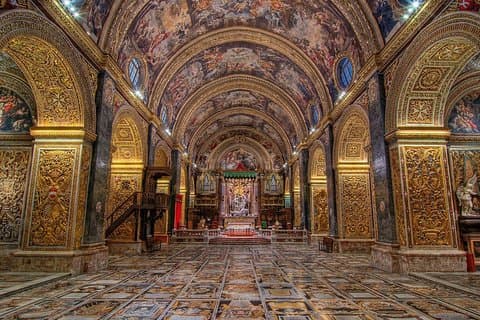 Visita guiada a Valletta (UNESCO), Malta Experience (incluída), Catedral (opcional)