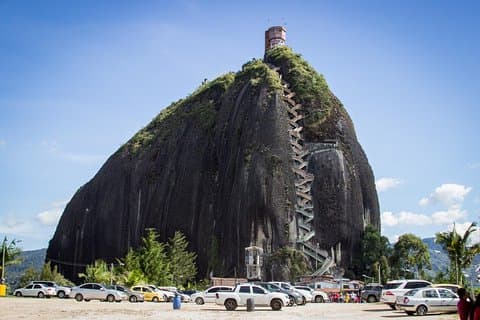 Tour a Guatapé + Barco Rumbero + Acesso à Pedra