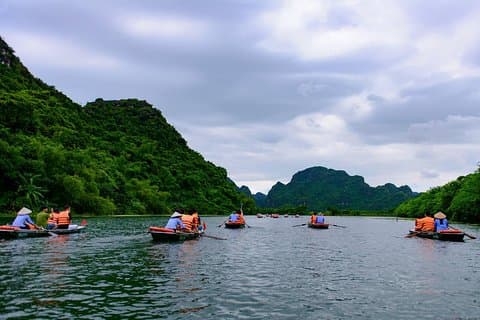 Bai Dinh- Mua Cave och Trang An båttur