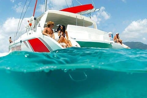 Katamaran-Erlebnis zur Ile aux Cerf: Inklusive: Parasailing, Mittagessen, GRSE & Transfer