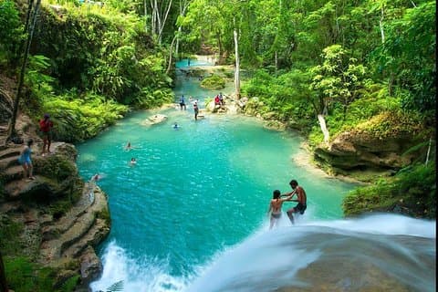 Dunns River och Blue Hole Tour från Ocho Rios