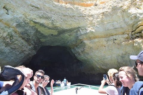 Algarve bela costa sul de Portugal em um dia