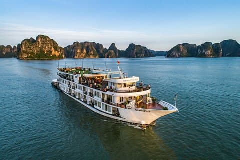 Halong Luxury Cruise 2D/1N: Kayaking, swimming, Titop island, Surprise cave