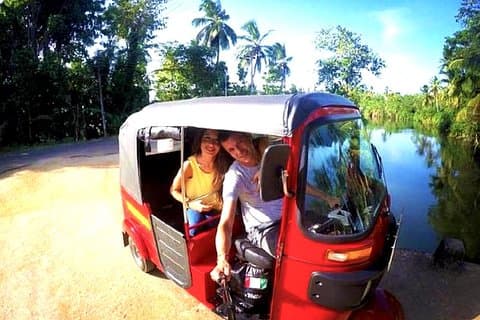 Visite d'exploration de la vie au village de Yala en tuk-tuk de Hambantota Habour
