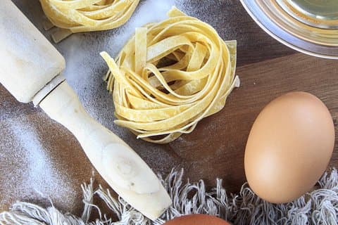 Aula de culinária divertida, vamos fazer macarrão! - Úmbria