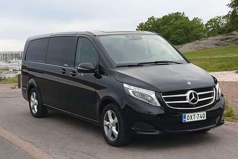Trasferimento privato in aeroporto con auto VIP nella regione di Helsinki
