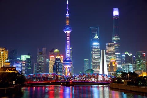 Shanghai Aftentur: Huangpu River Cruise og Street Food