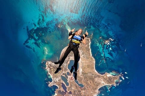 Rottnest Skydive + Fährpaket Perth Barrack St