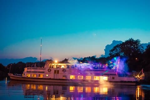 Festa in barca a Cracovia