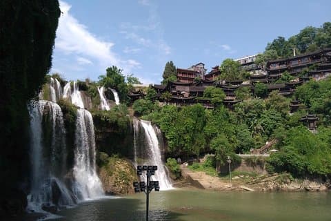Excursion d'une journée à la montagne Tianmen et à la ville de Furong (vue nocturne)