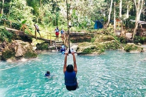 Privat Fern Gully, Blue Hole og Bamboo Blu Beach Experience fra Ocho Rios