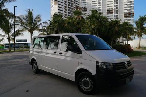 Privat AC One Way Transfer fra lufthavnen til Puerto Morelos