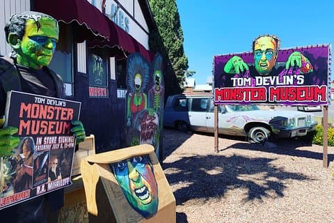 Tom Devlins monstermuseum med selvguidet tur