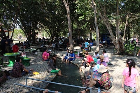 Privat rundtur) Land Mark! Doi suthep & Hmong hilltribe + Paraply by & varm källa