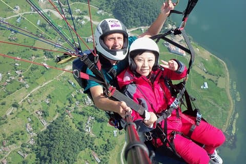 Paragliding i Pokhara Nepal med foto och video