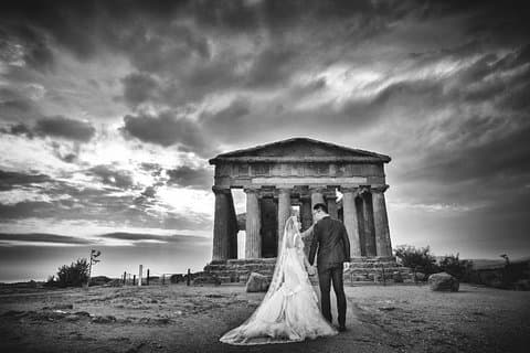 Sesión privada de fotos con un fotógrafo local en Agrigento.