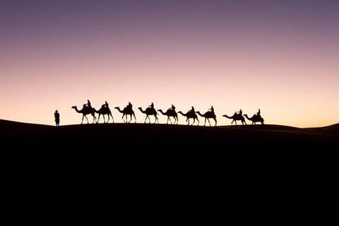 Tour privé dans le désert de Merzouga dans un camp de luxe au départ de Marrakech