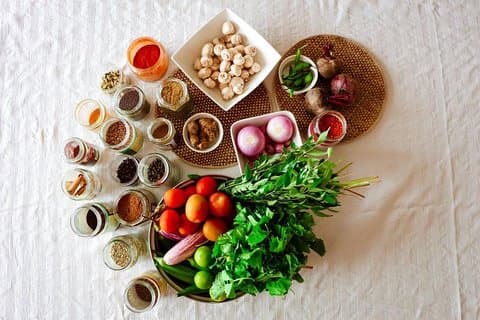 コロンボの地元の家庭で味わう伝統的なスリランカ料理