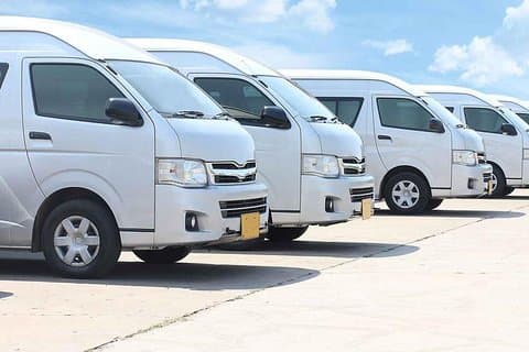 Van Charter con aire acondicionado para traslados en el aeropuerto de Krabi y más