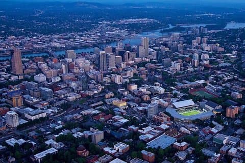Portland Scenic Flight by Envi Adventures
