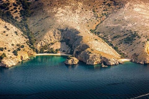 Private 7,5h Plavnik Island & Wild Bays Full-day Boat Trip