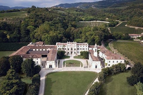 Amarone Chateau guidad tur och provsmakning i Valpolicella